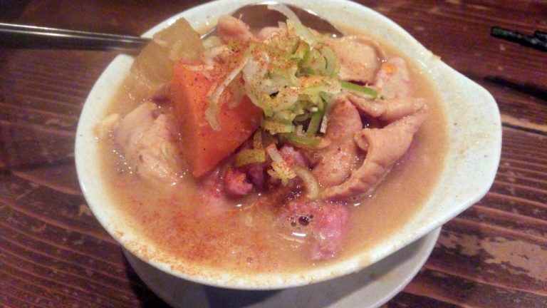 もつやき大膳 学芸大学はひと串100円！ガツ刺し、コブクロ刺しも串！安くておいしくて、女性にも大人気！ 肝臓公司